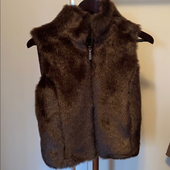 Faux fur Calvin Klein vest - Picture 1 of 7